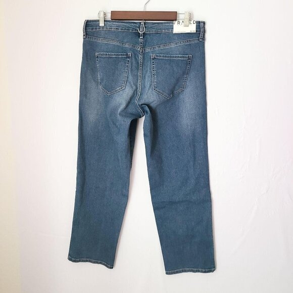 NWT FRAYED Jeans High Rise Waist Straight Leg Medi - Picture 2 of 8